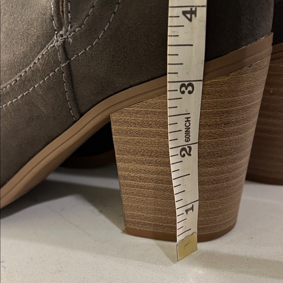 Express brown women’s Ankle Booties size 9 - Picture 8 of 16